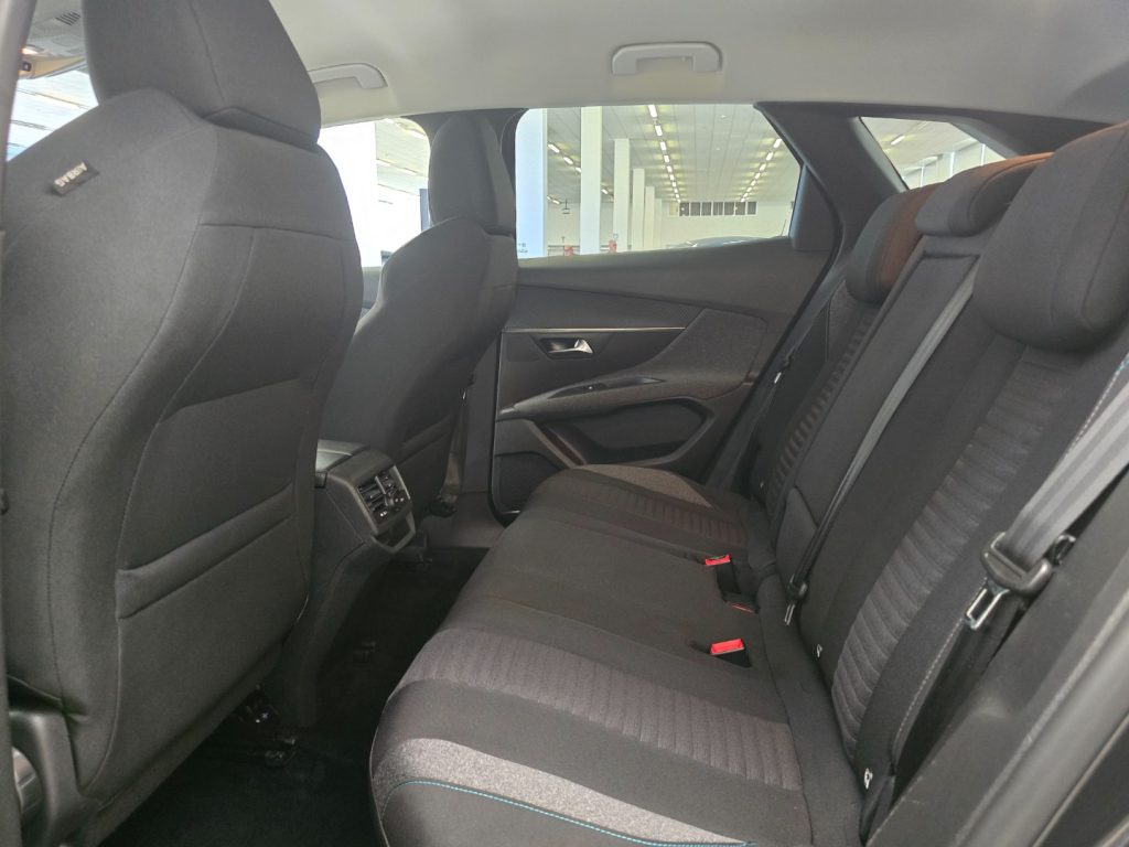 PEUGEOT 3008 BlueHDi 130 S&S EAT8 Style - 23