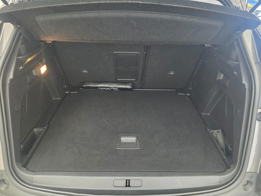 PEUGEOT 3008 BlueHDi 130 S&S EAT8 Style - 7