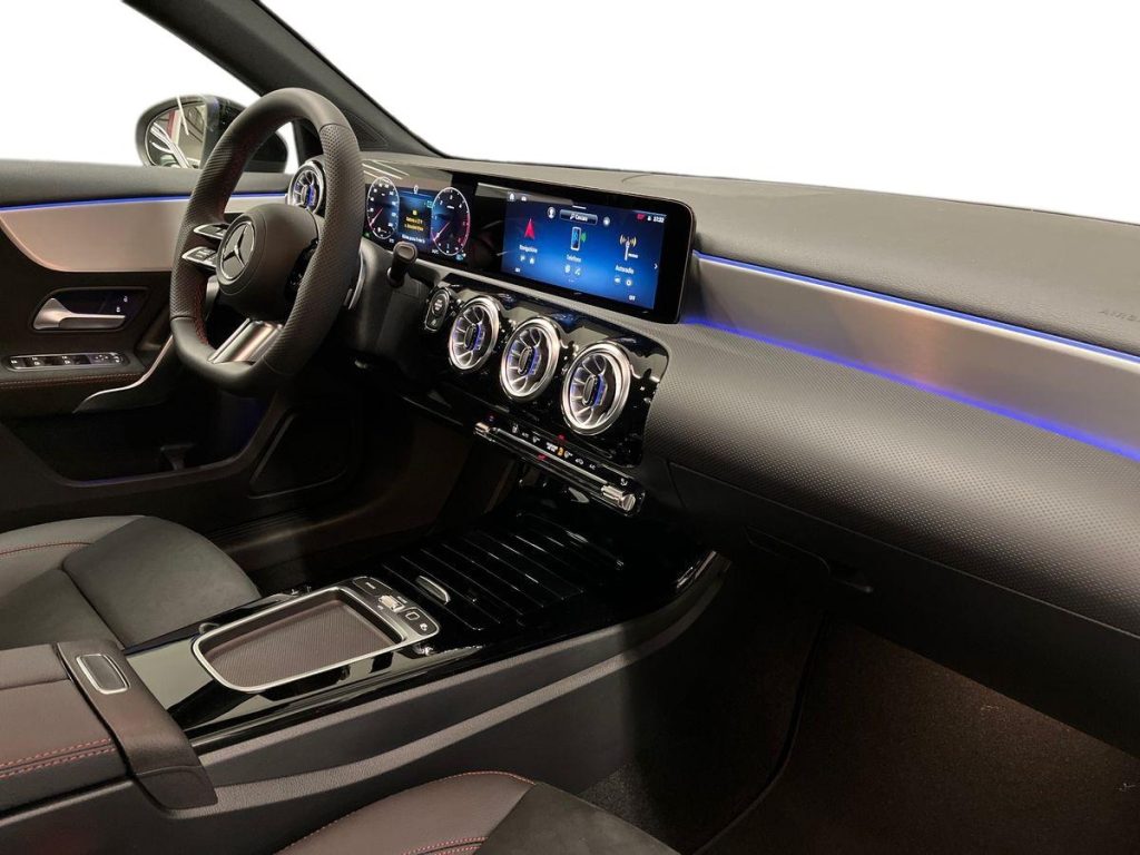 MERCEDES-BENZ A 180 d Automatic AMG Line Advanced Plus - 16