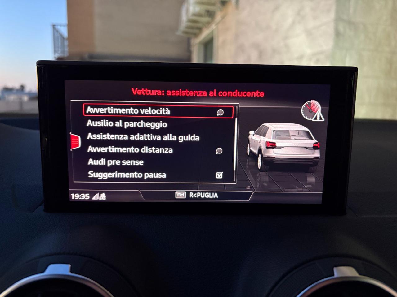 AUDI Q2 30 TDI S tronic Business Plus - 24