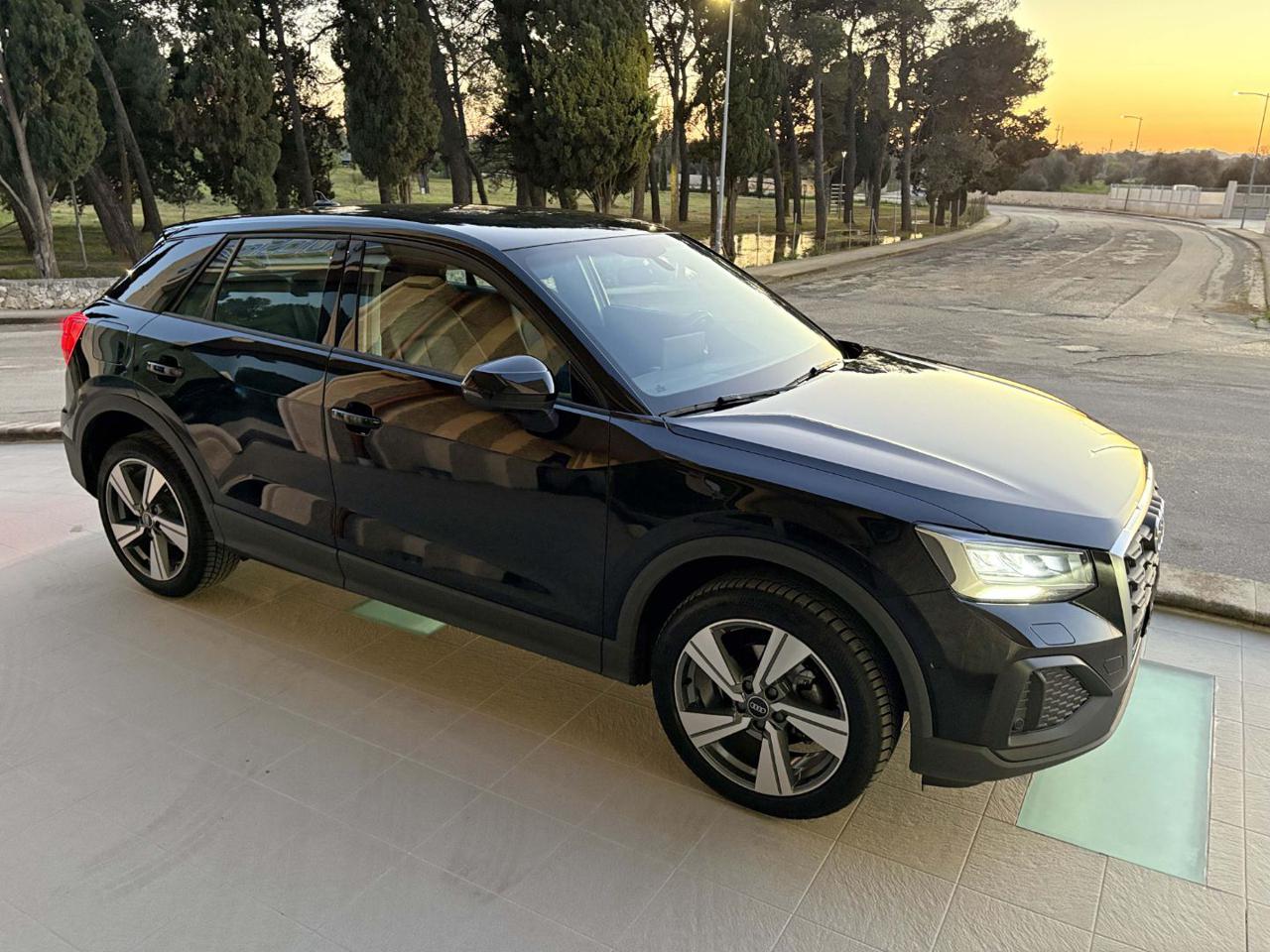 AUDI Q2 30 TDI S tronic Business Plus - 3