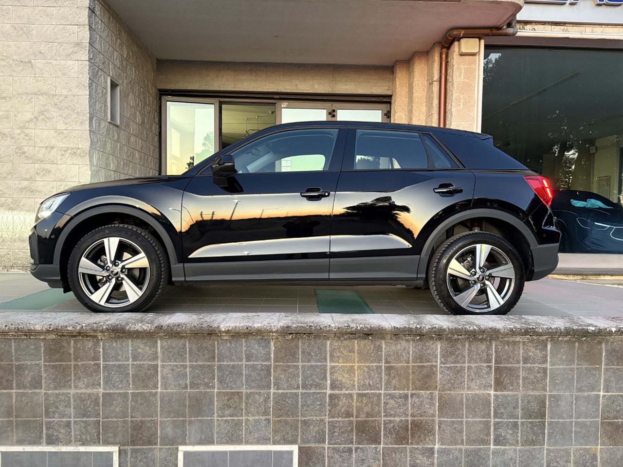 AUDI Q2 30 TDI S tronic Business Plus - 8