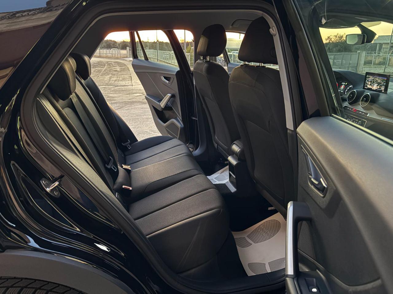 AUDI Q2 30 TDI S tronic Business Plus - 11