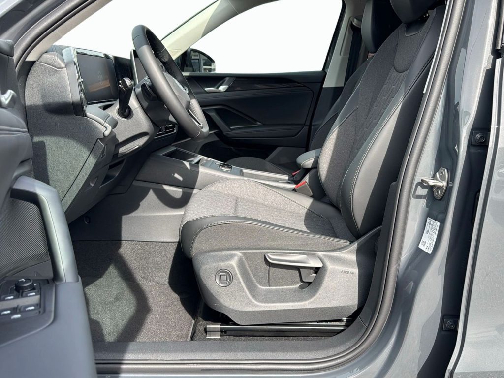 VOLKSWAGEN Tiguan Nuova Tiguan Edition Plus 1.5 eTSI ACT 110 kW (150 - 8