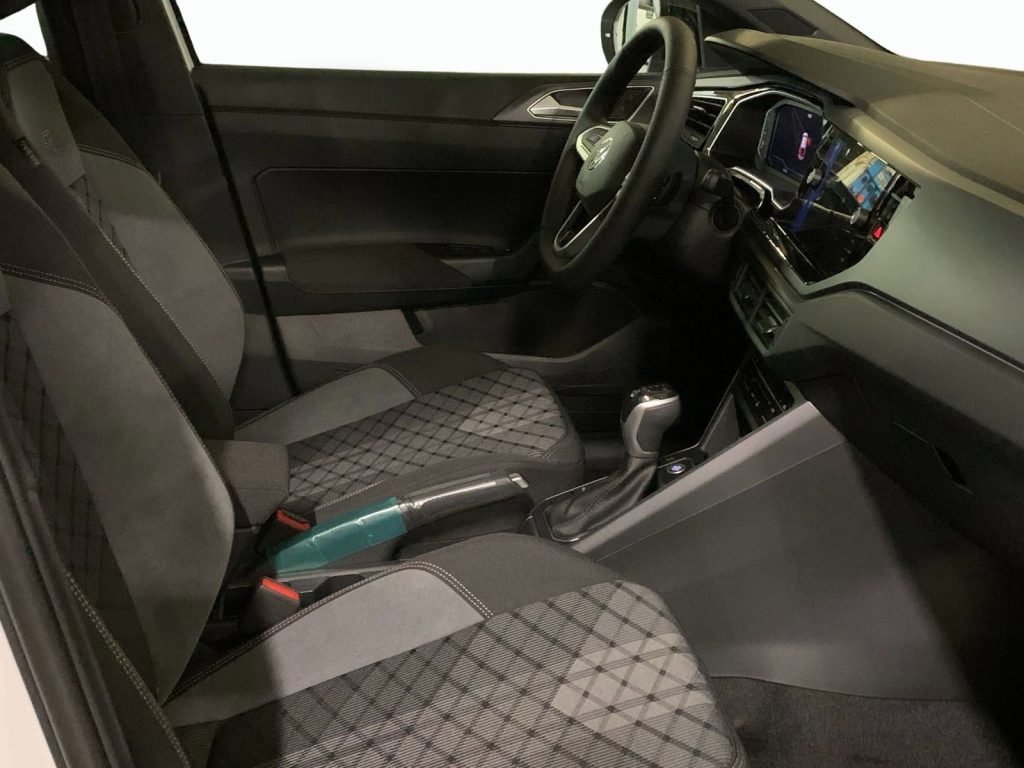 VOLKSWAGEN Taigo R-Line Plus 1.0 TSI 85 kW (115 CV) DSG - 6