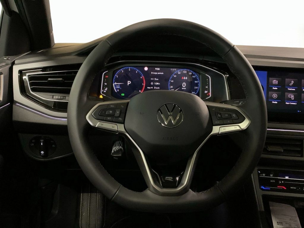 VOLKSWAGEN Taigo R-Line Plus 1.0 TSI 85 kW (115 CV) DSG - 9