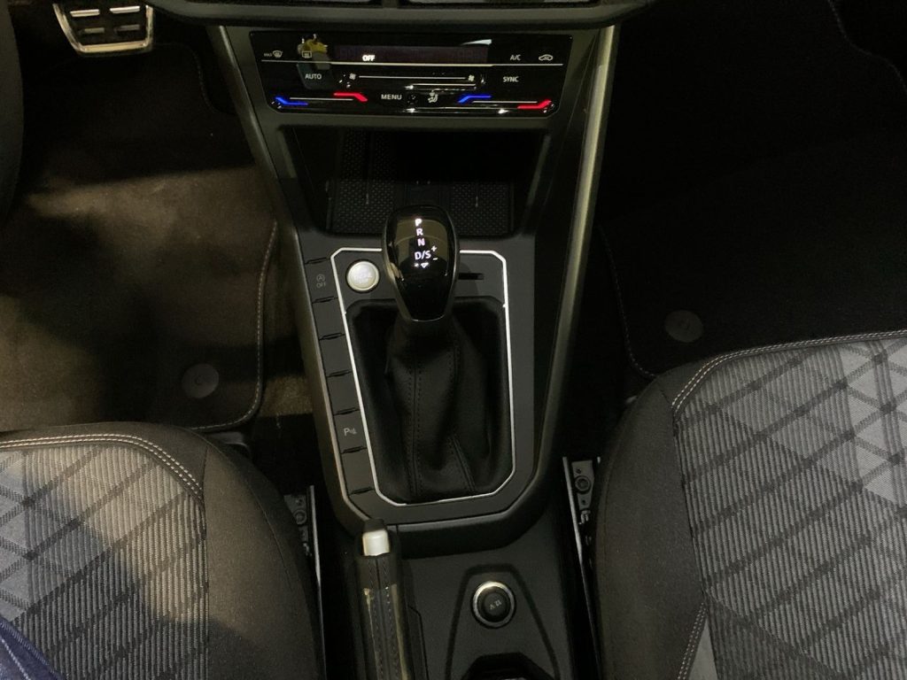 VOLKSWAGEN Taigo R-Line Plus 1.0 TSI 85 kW (115 CV) DSG - 18