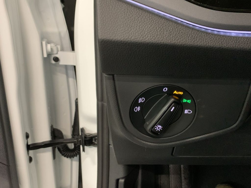 VOLKSWAGEN Taigo R-Line Plus 1.0 TSI 85 kW (115 CV) DSG - 19