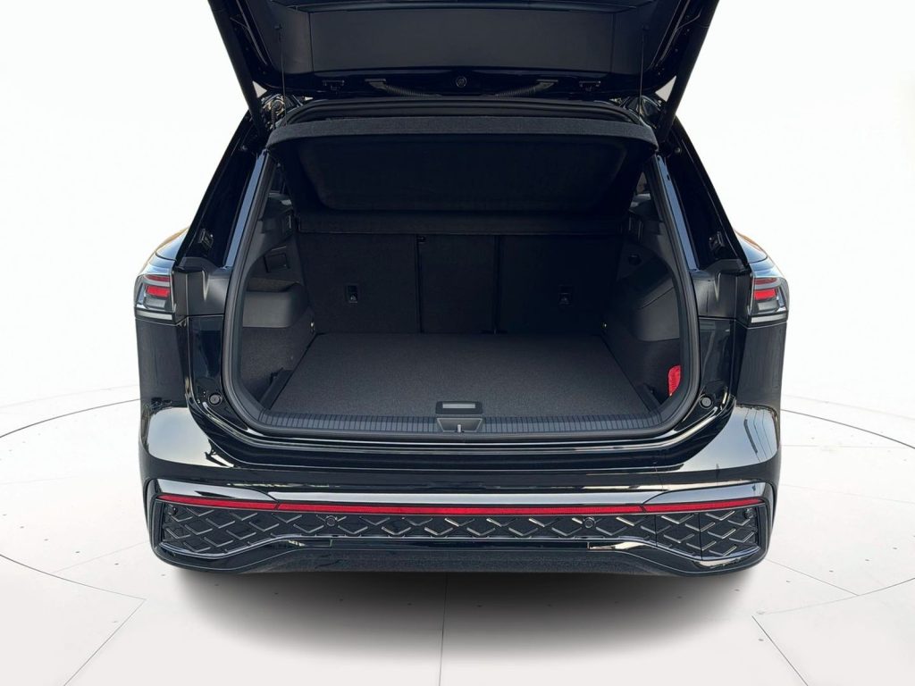 VOLKSWAGEN Tiguan Nuova Tiguan R-Line Plus 2.0 TDI SCR 110 kW (150 C - 12