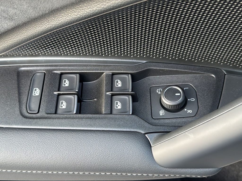 VOLKSWAGEN Tiguan Nuova Tiguan R-Line Plus 2.0 TDI SCR 110 kW (150 C - 14