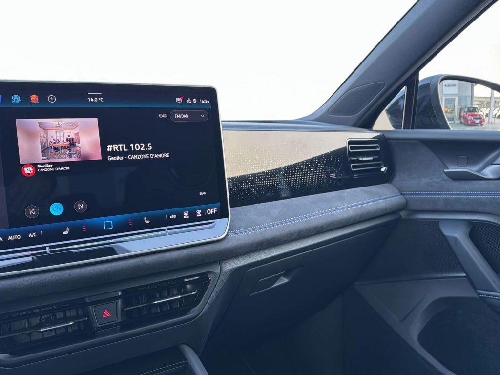 VOLKSWAGEN Tiguan Nuova Tiguan R-Line Plus 2.0 TDI SCR 110 kW (150 C - 21