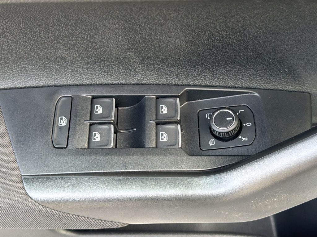 VOLKSWAGEN Taigo R-Line Plus 1.0 TSI 85 kW (115 CV) DSG - 13