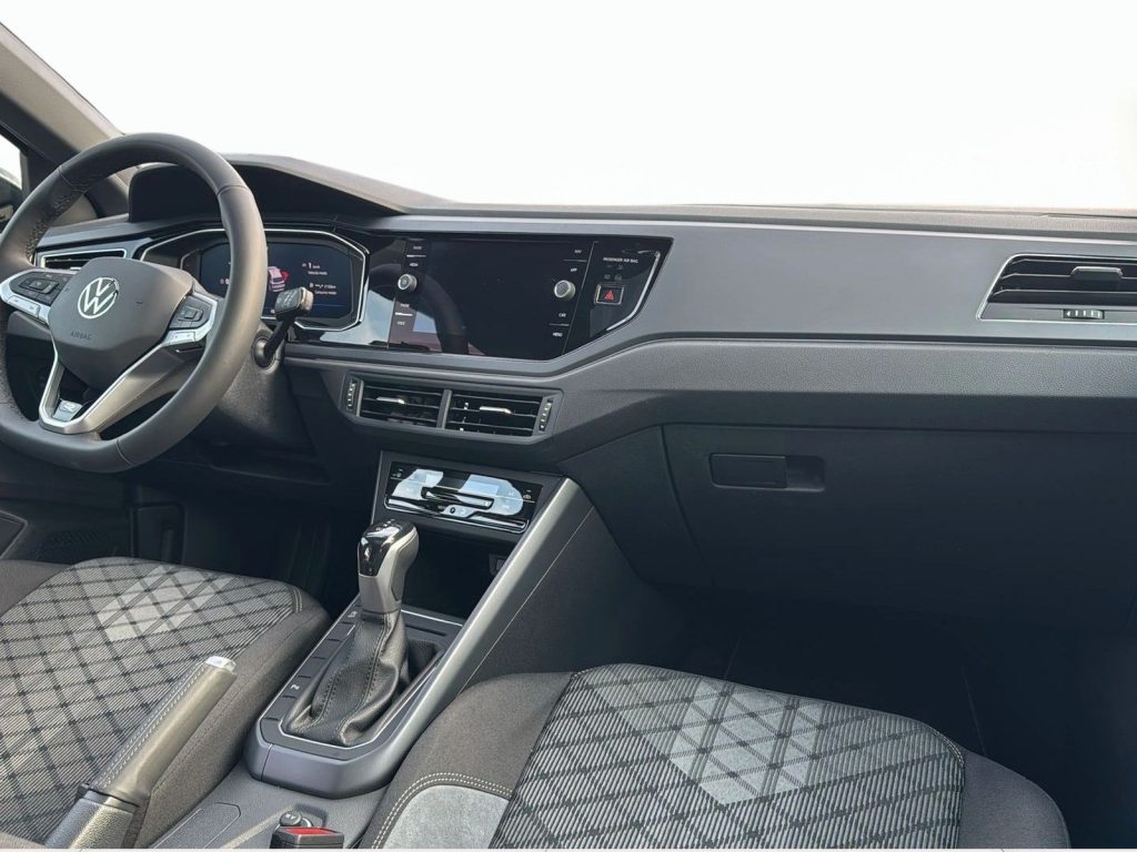 VOLKSWAGEN Taigo R-Line Plus 1.0 TSI 85 kW (115 CV) DSG - 24