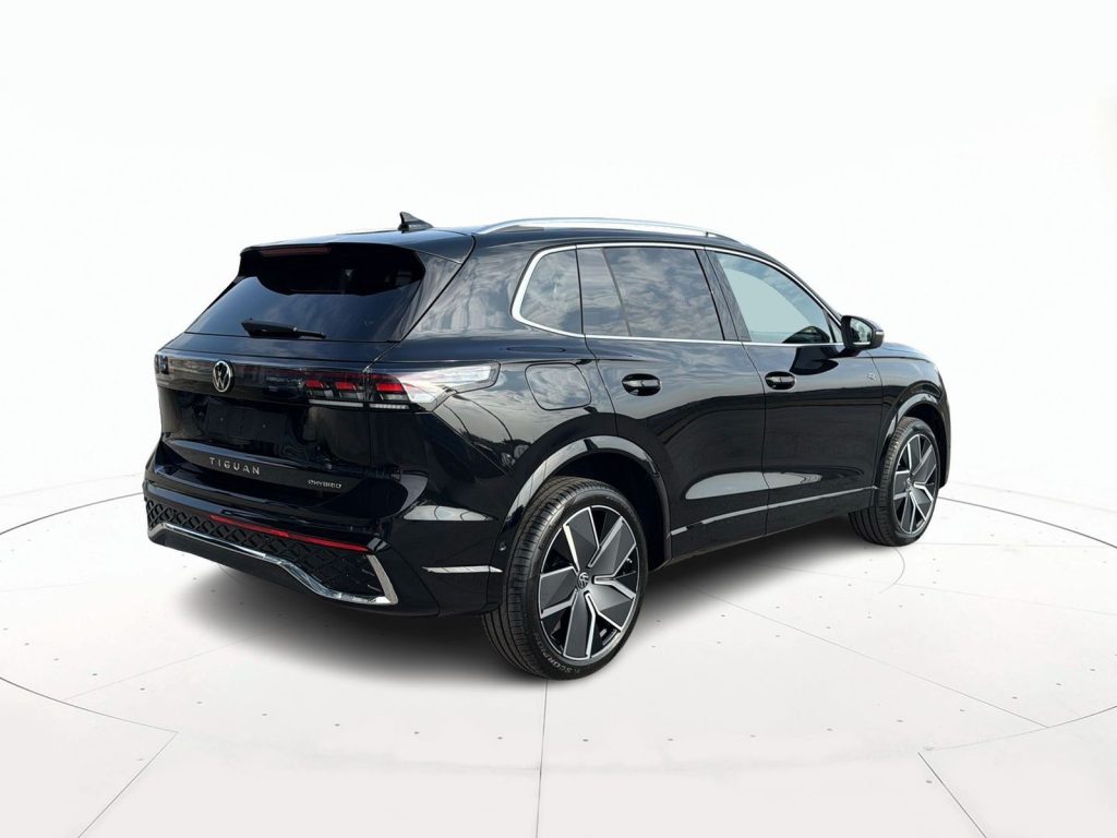 VOLKSWAGEN Tiguan Nuova Tiguan R-Line Plus 1.5 TSI eHybrid 150 kW (2 - 3