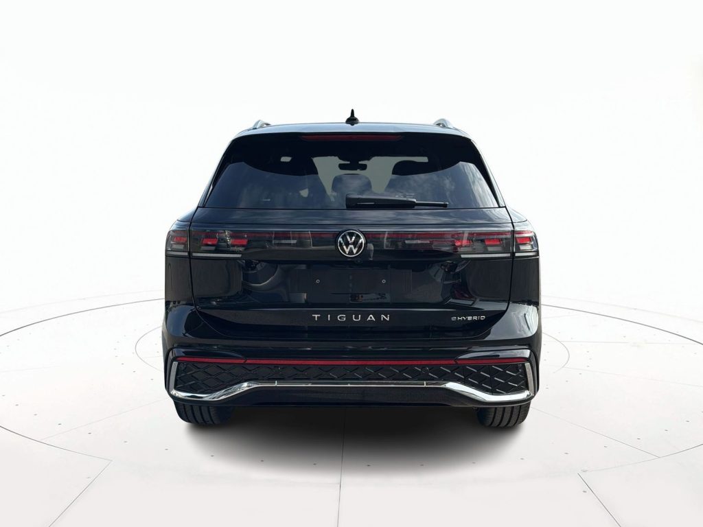 VOLKSWAGEN Tiguan Nuova Tiguan R-Line Plus 1.5 TSI eHybrid 150 kW (2 - 4