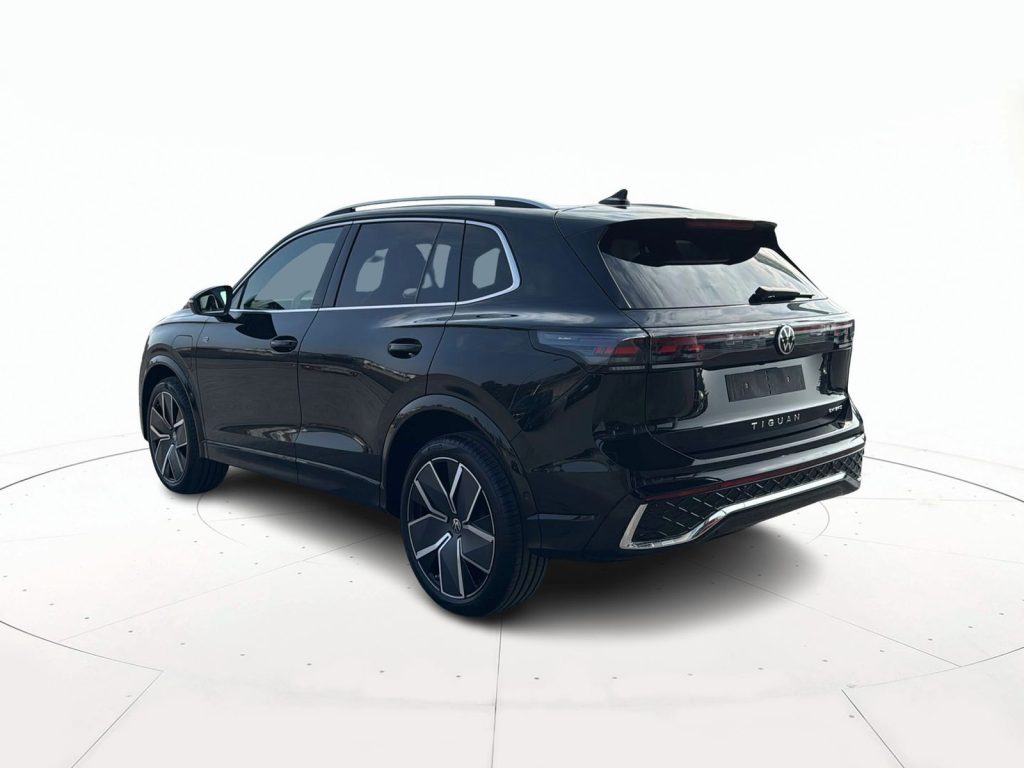 VOLKSWAGEN Tiguan Nuova Tiguan R-Line Plus 1.5 TSI eHybrid 150 kW (2 - 5