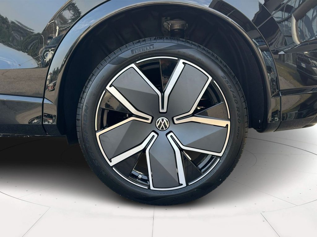 VOLKSWAGEN Tiguan Nuova Tiguan R-Line Plus 1.5 TSI eHybrid 150 kW (2 - 7