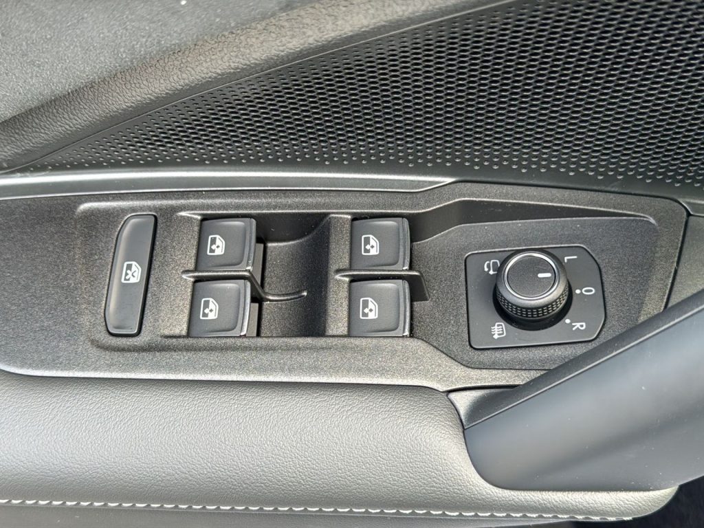 VOLKSWAGEN Tiguan Nuova Tiguan R-Line Plus 1.5 TSI eHybrid 150 kW (2 - 13