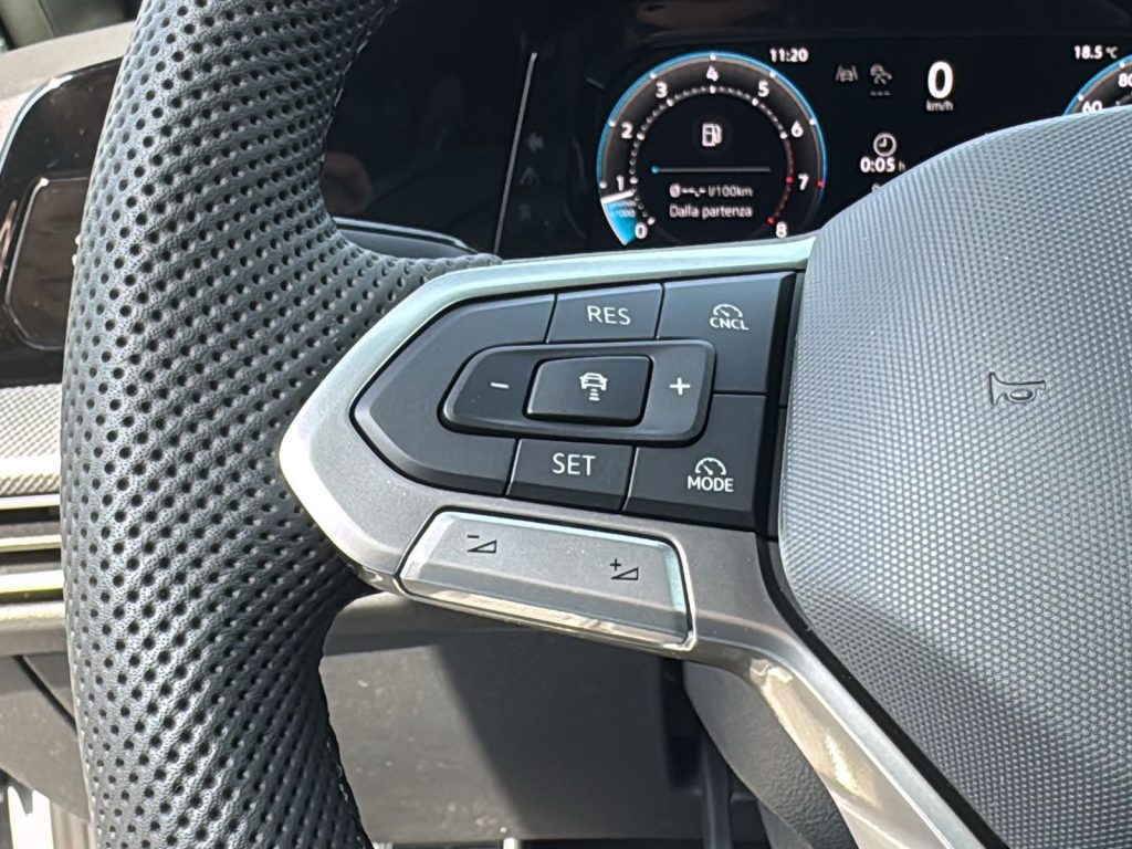 VOLKSWAGEN Golf Nuova Golf R-Line Plus 1.5 eTSI ACT 85 kW (115 CV) - 18