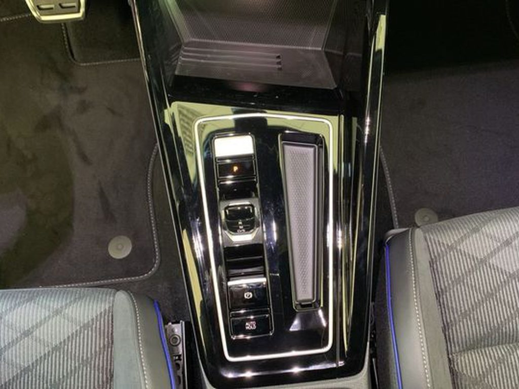 VOLKSWAGEN Golf Nuova Golf R-Line Plus 2.0 TDI SCR 110 kW (150 CV) - 17