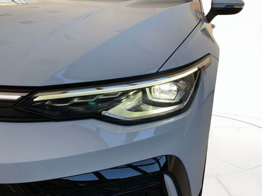 VOLKSWAGEN Golf Nuova Golf R-Line Plus 2.0 TDI SCR 110 kW (150 CV) - 24