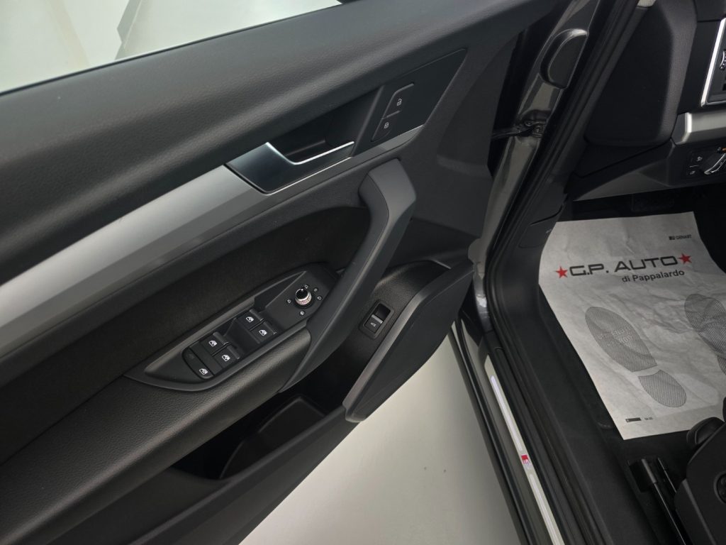 AUDI Q5 SPB 40 TDI quattro S tronic S line - 28