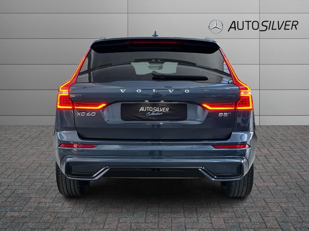 VOLVO XC60 B5 AWD automatico Ultimate Bright - 4