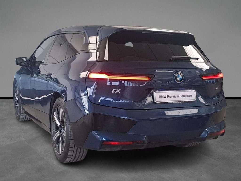 BMW iX xDrive 40 Pacchetto Sportivo Aut. - 4
