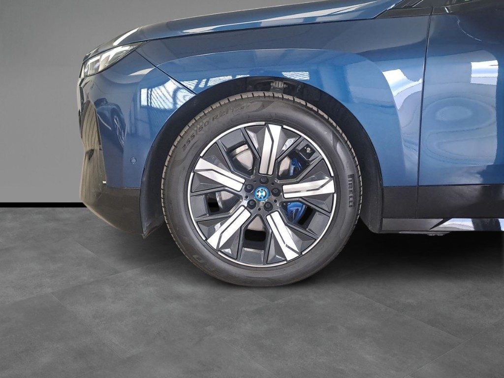BMW iX xDrive 40 Pacchetto Sportivo Aut. - 5