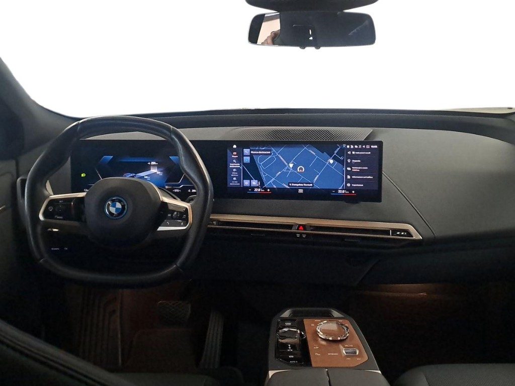 BMW iX xDrive 40 Pacchetto Sportivo Aut. - 9