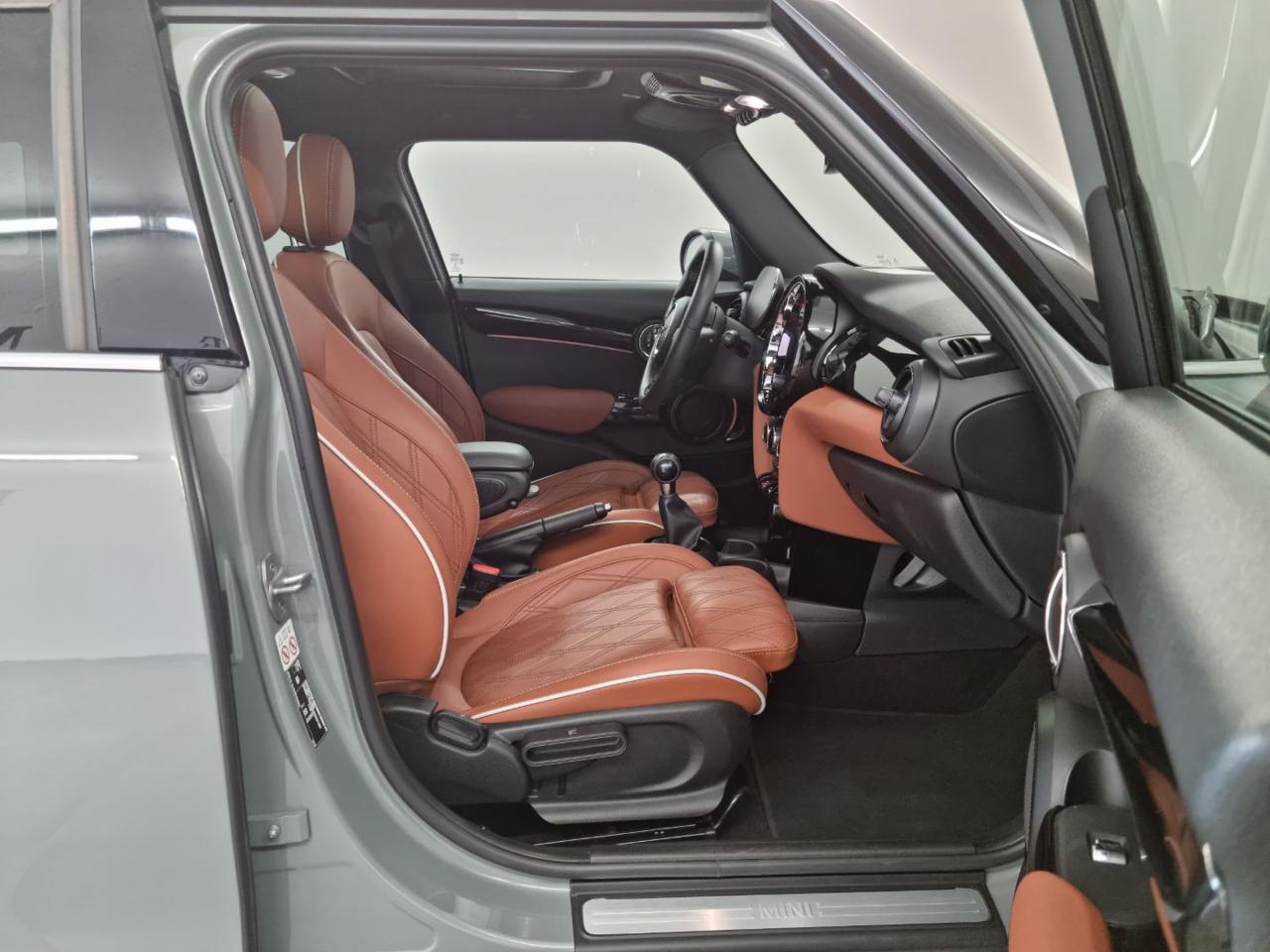 MINI Cooper 1.5 One 75 CV Classic 5 porte - 9