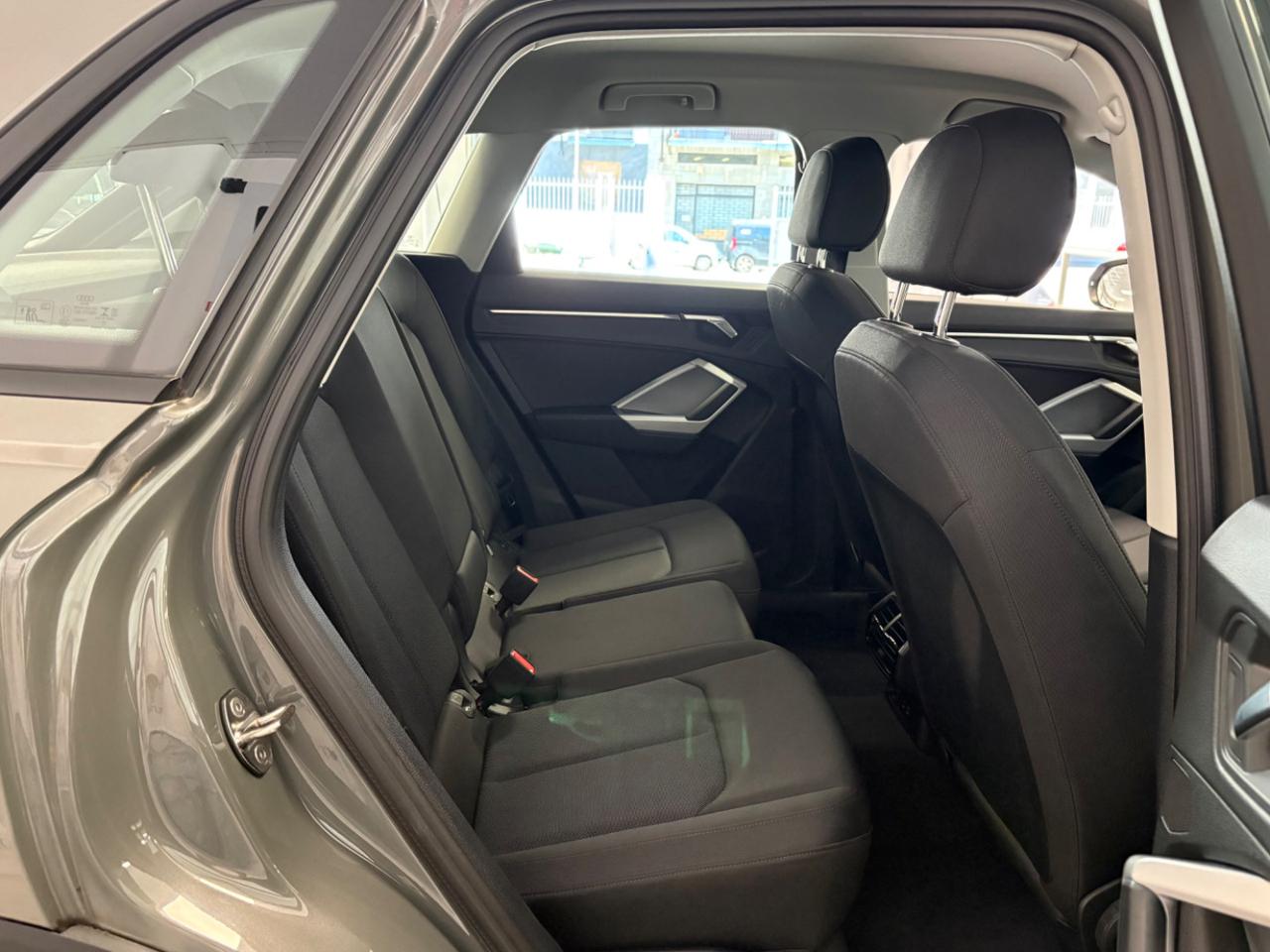 AUDI Q3 35 TDI S tronic Business Advanced - 17