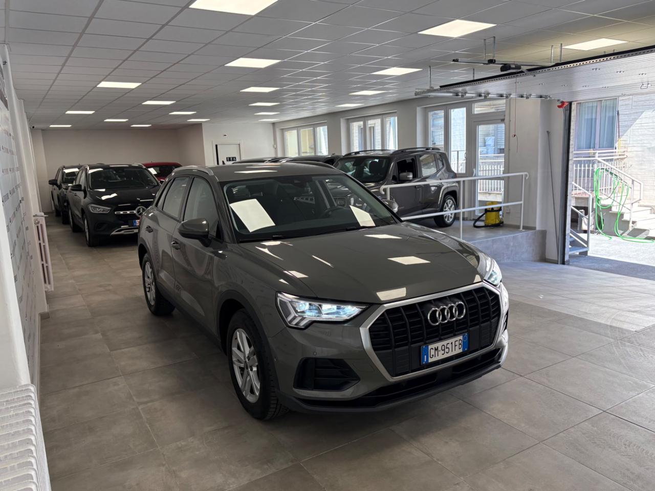 AUDI Q3 35 TDI S tronic Business Advanced - 3