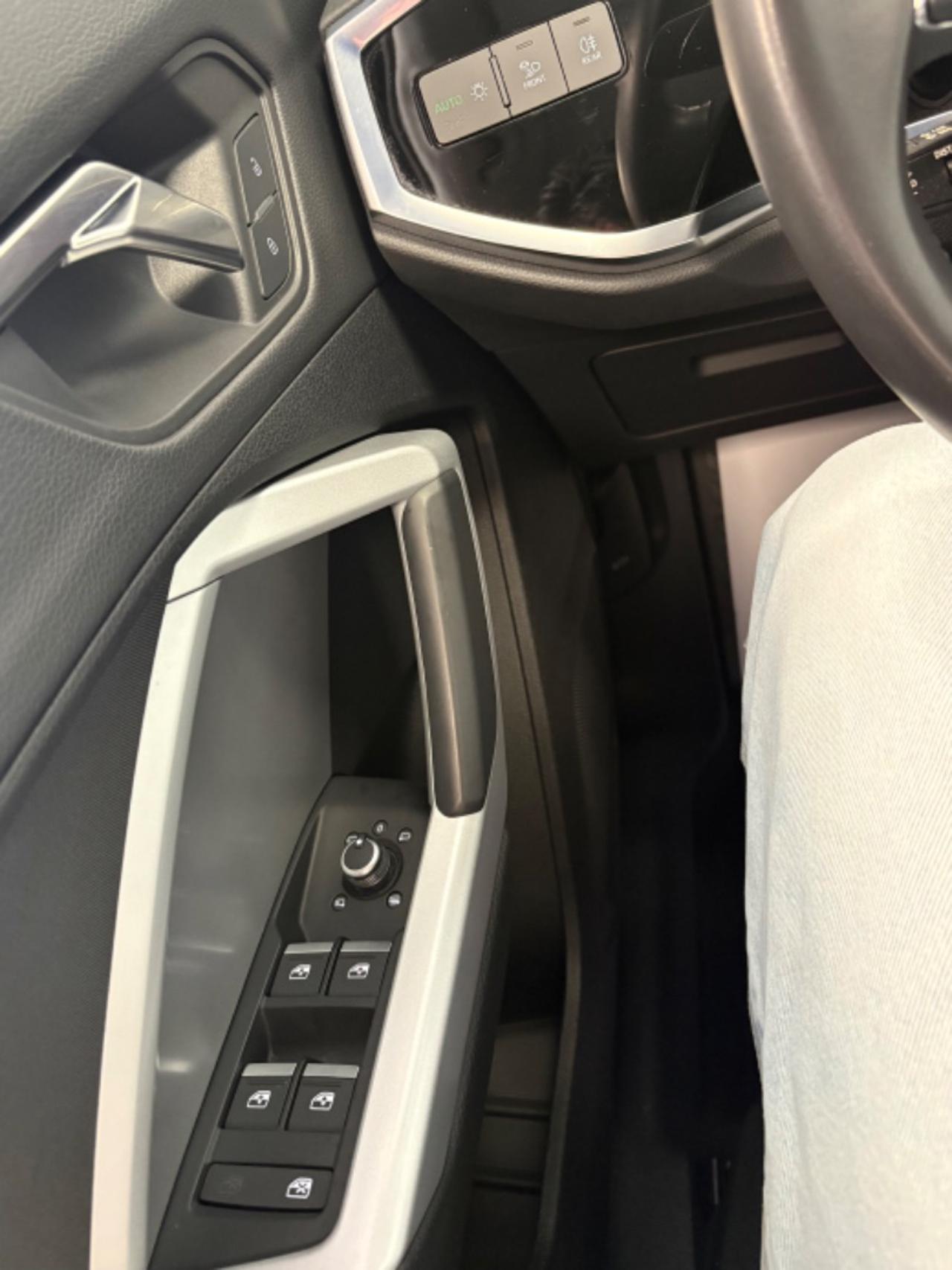 AUDI Q3 35 TDI S tronic Business Advanced - 11