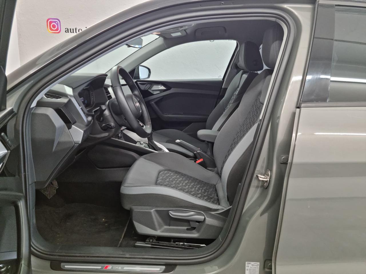 AUDI A1 SPB 25 TFSI S tronic Identity Black SLINE - 8