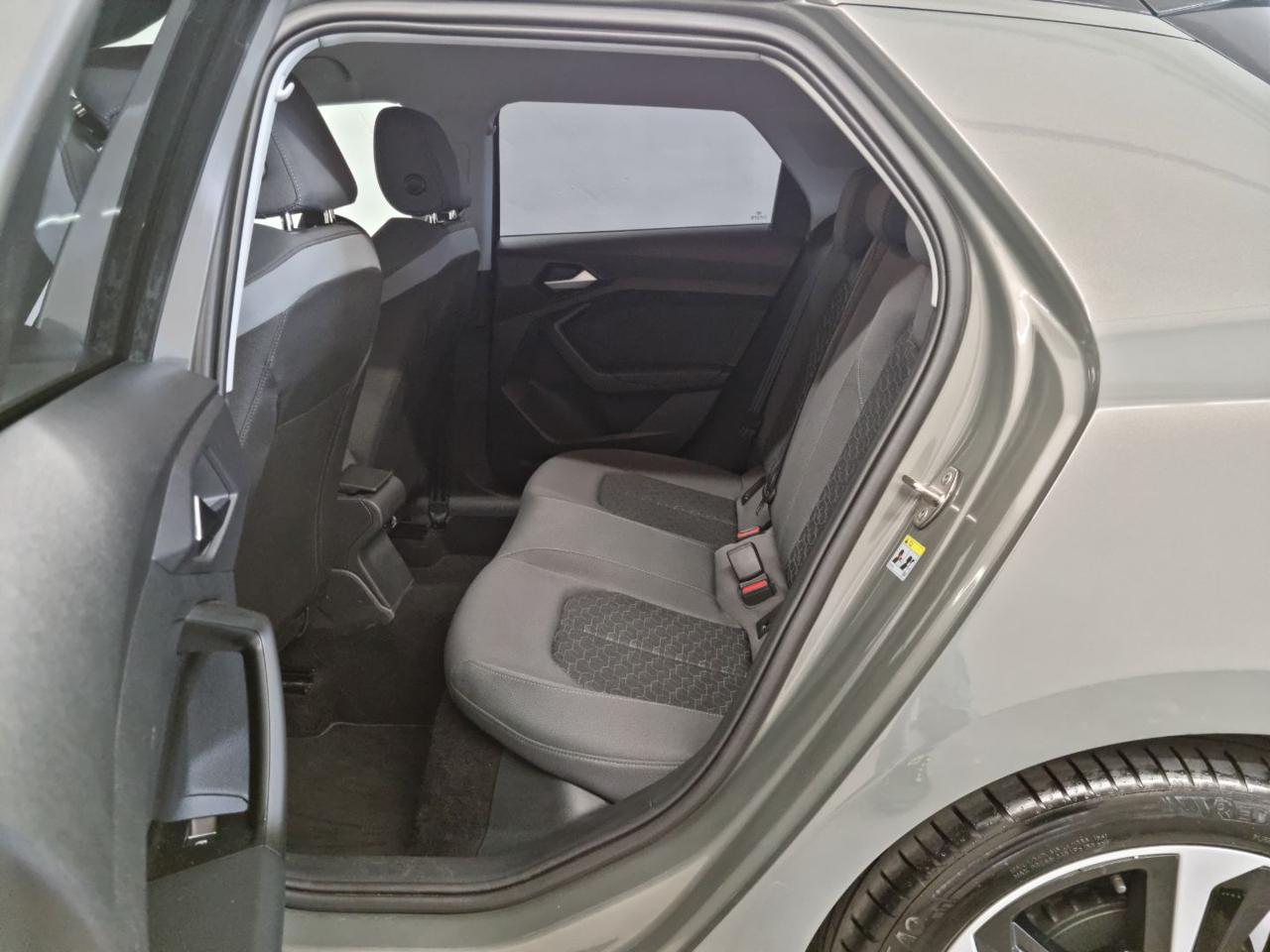 AUDI A1 SPB 25 TFSI S tronic Identity Black SLINE - 10