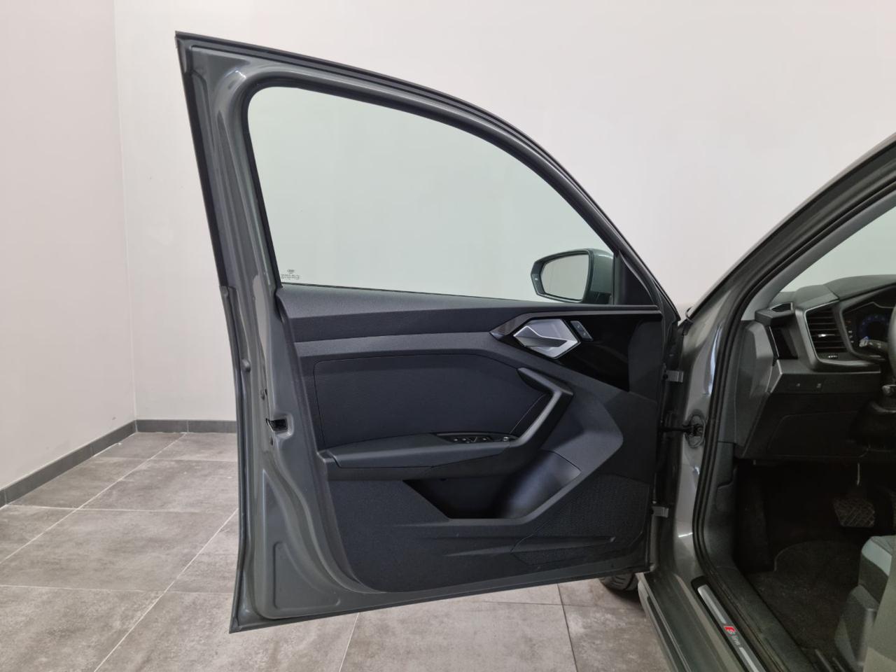 AUDI A1 SPB 25 TFSI S tronic Identity Black SLINE - 26