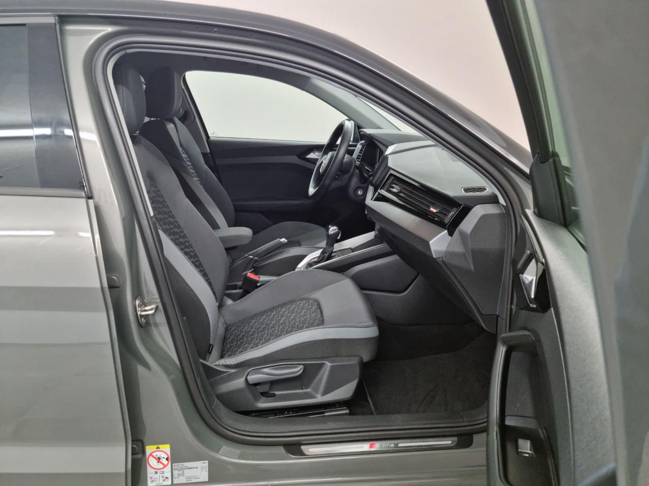 AUDI A1 SPB 25 TFSI S tronic Identity Black SLINE - 9