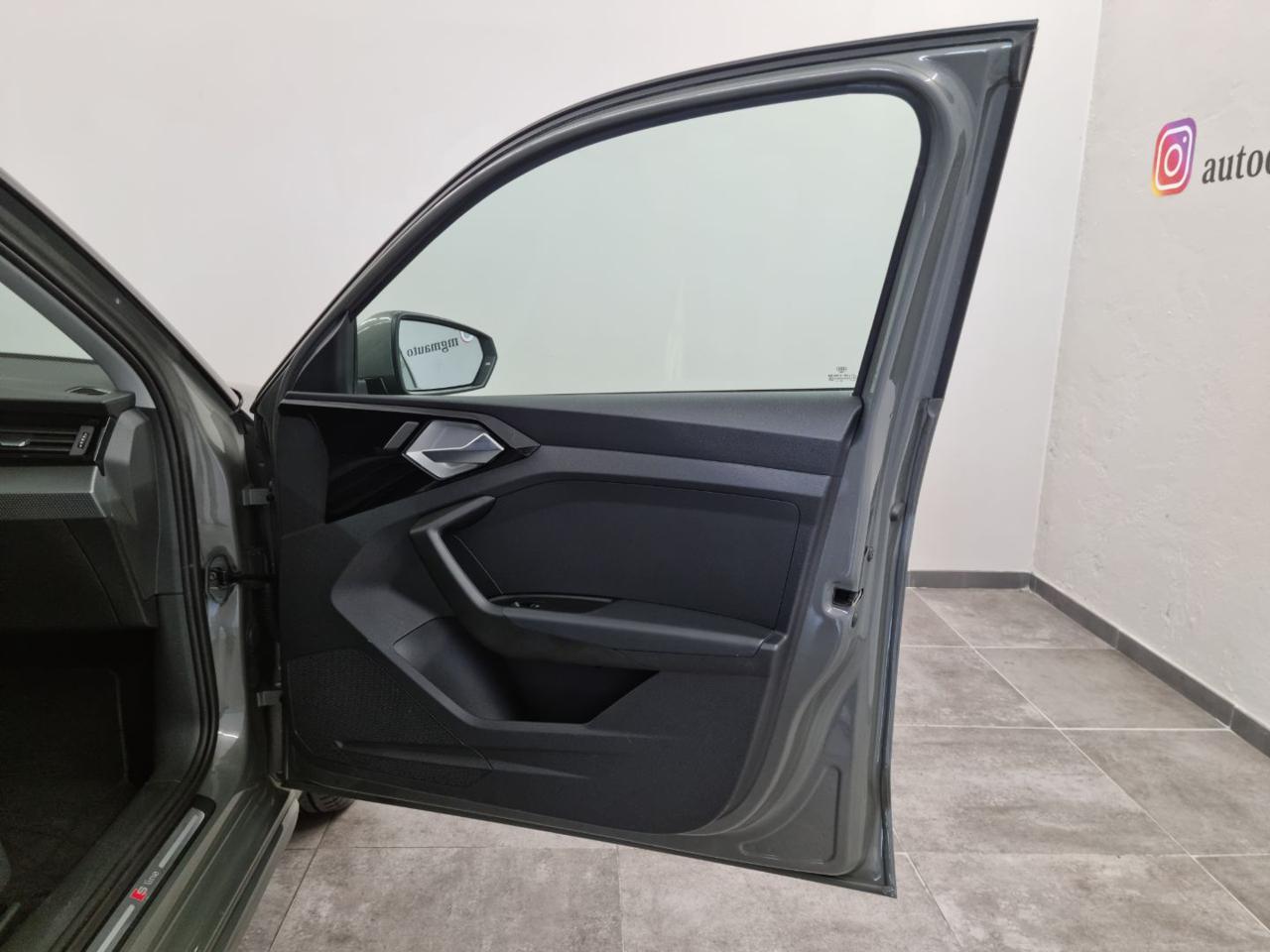 AUDI A1 SPB 25 TFSI S tronic Identity Black SLINE - 31