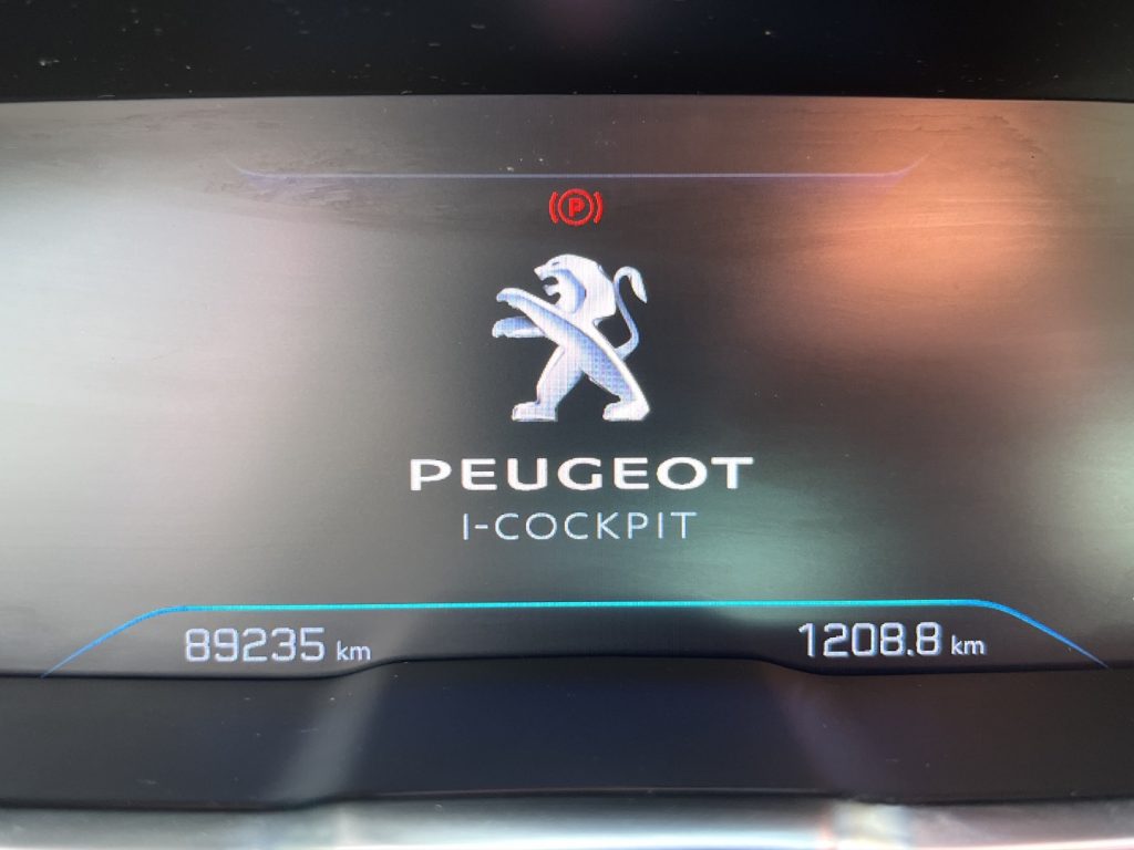 PEUGEOT 5008 BlueHDi 130 S&S Active - 12