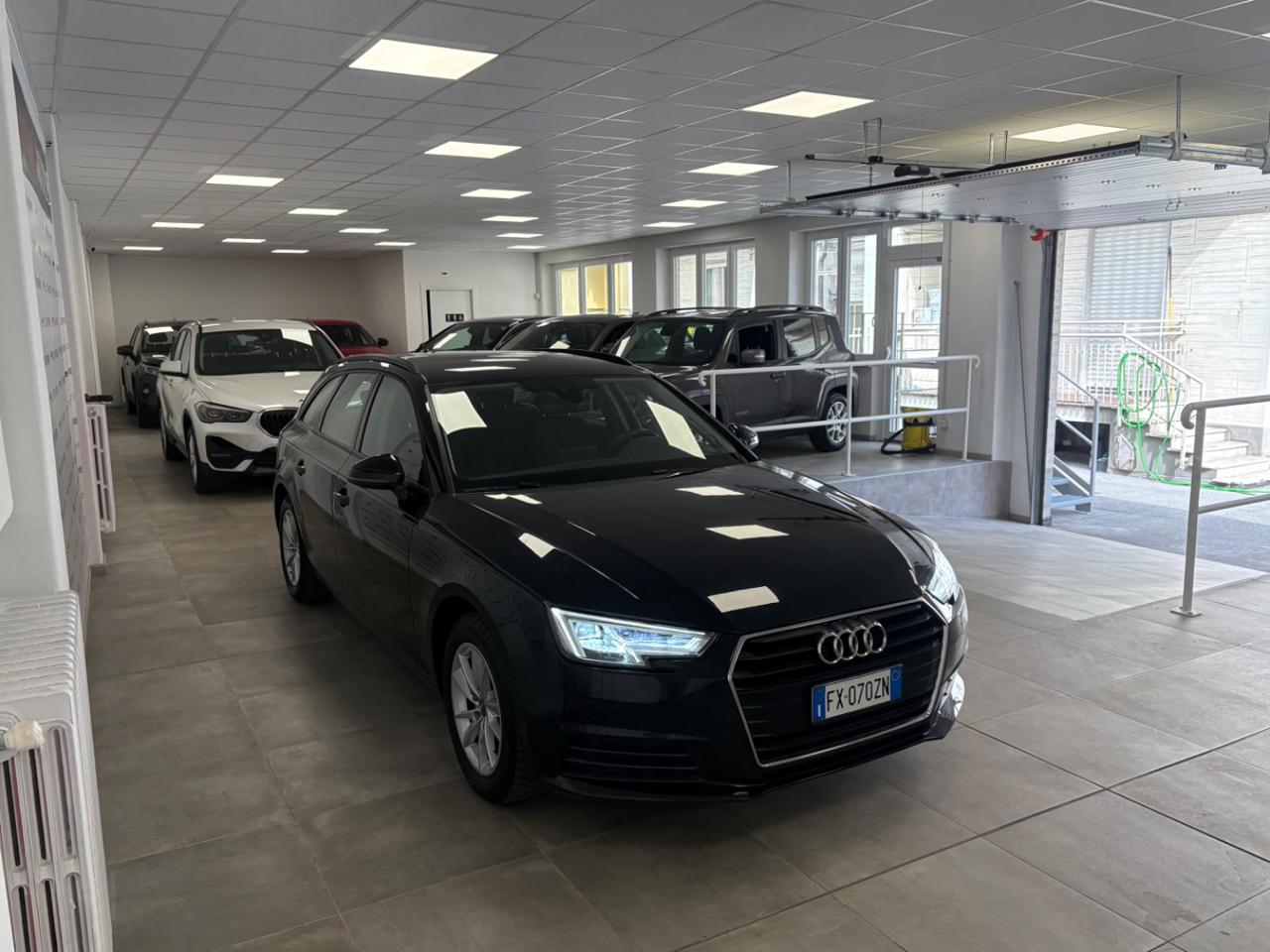 AUDI A4 Avant 30 TDI S tronic Business PREZZO REALE! - 3