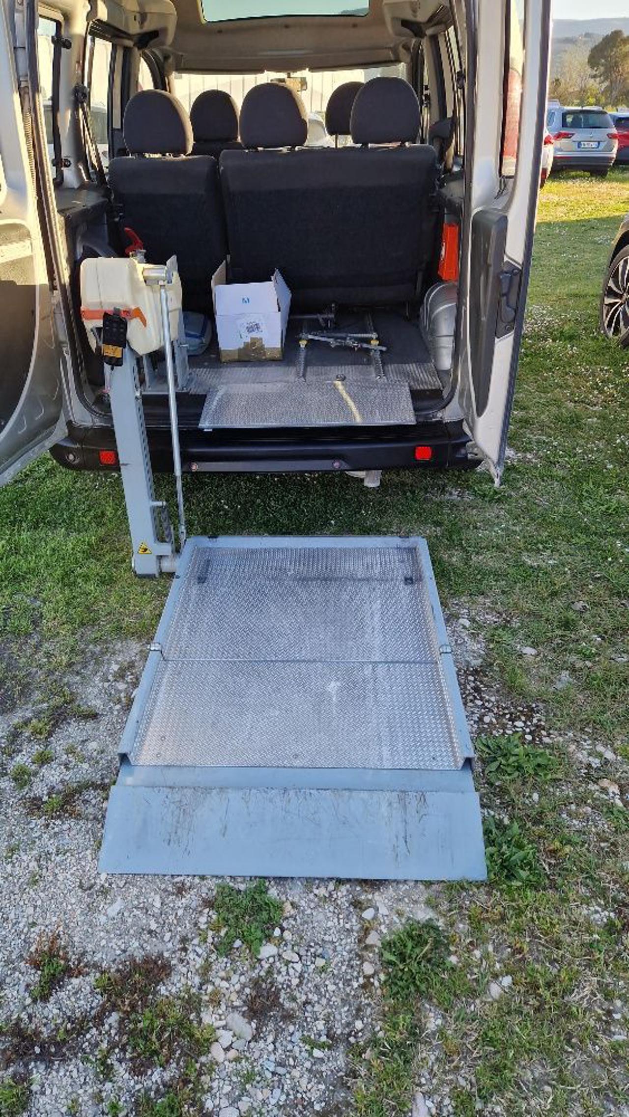 FIAT Doblo Doblò 1.9 MJT 120 CV TRASPORTO DISABILI TETTO ALTO - 11