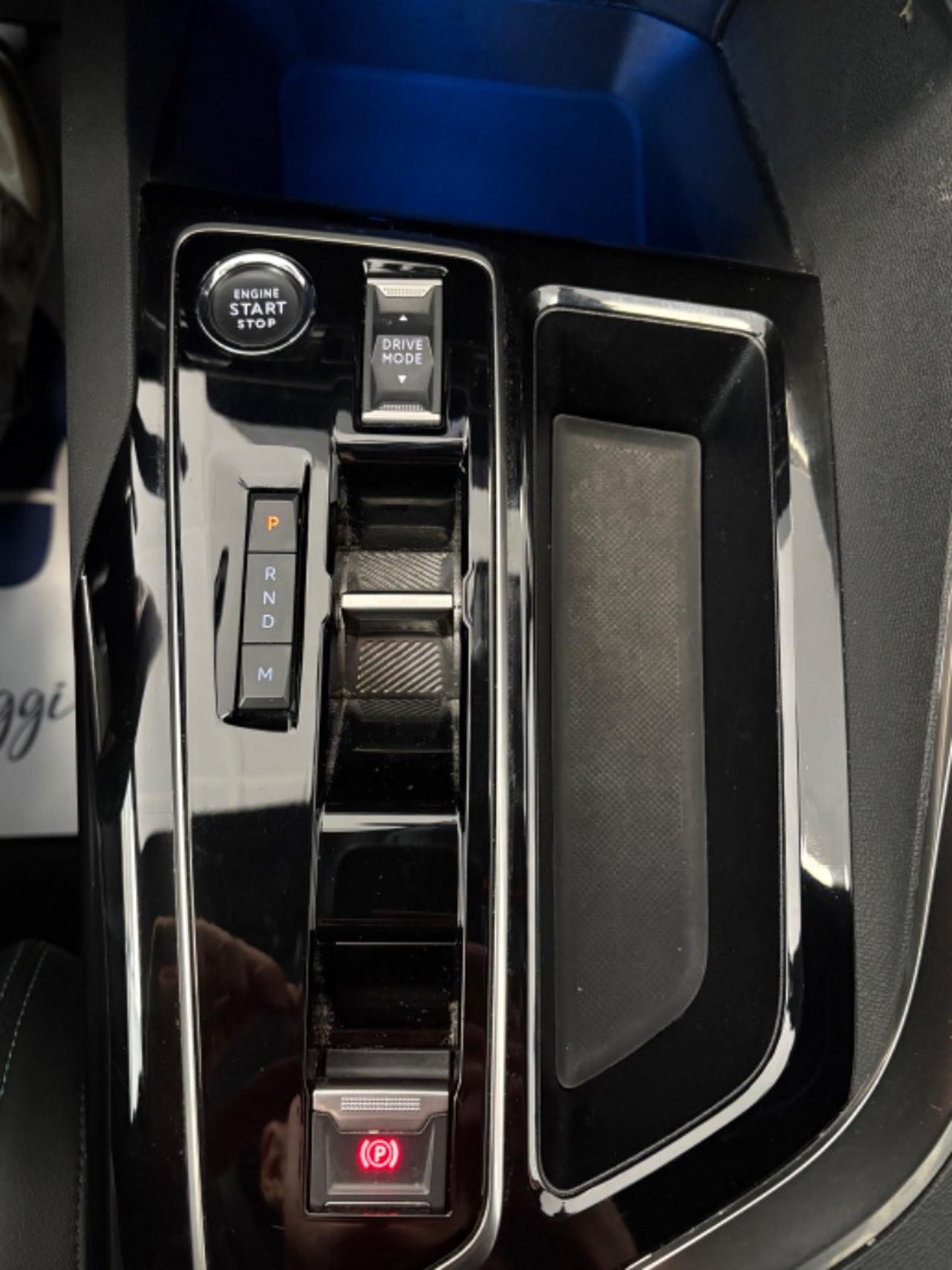 PEUGEOT 3008 BlueHDi 130 S&S EAT8 Allure Pack - 14