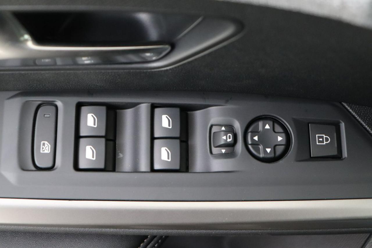 PEUGEOT 5008 Hybrid 145 e-DCS6 Allure - 8