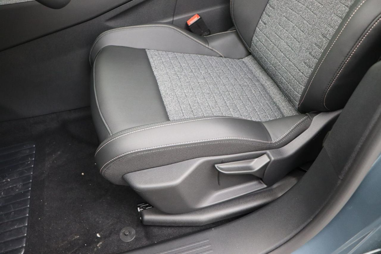 PEUGEOT 5008 Hybrid 145 e-DCS6 Allure - 12