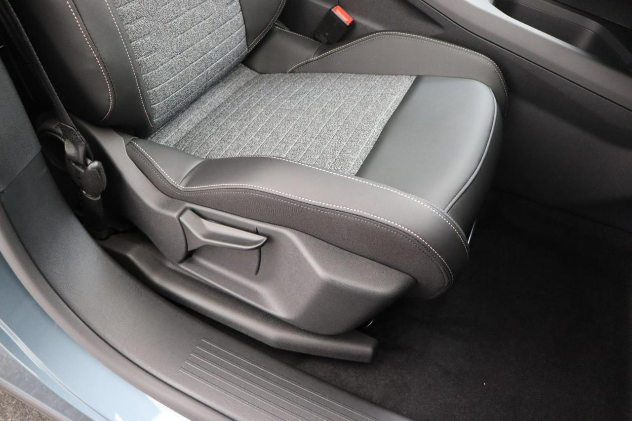 PEUGEOT 5008 Hybrid 145 e-DCS6 Allure - 10