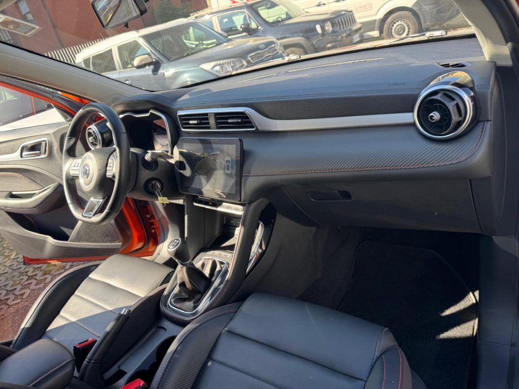 MG ZS 1.5 VTi-tech LUXURY - 18