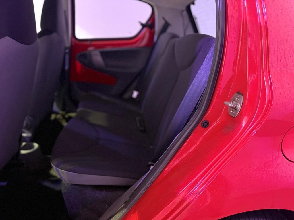 TOYOTA Aygo 1.0. 12V VVT-i 5 porte Deep Ocean Connect - 13