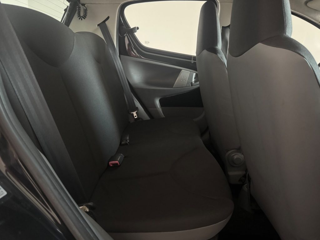 TOYOTA Aygo 1.0 12V. VVT-i 5 porte - 13