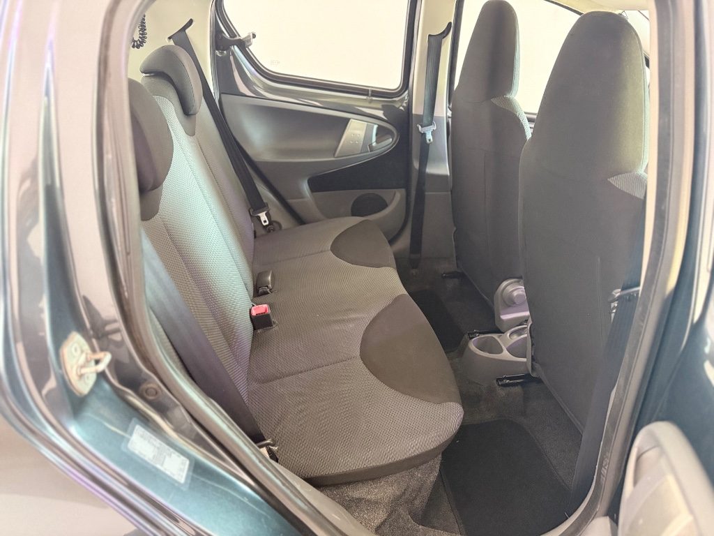 TOYOTA Aygo 1.0 12V VVT-i 5 porte Sol - 7